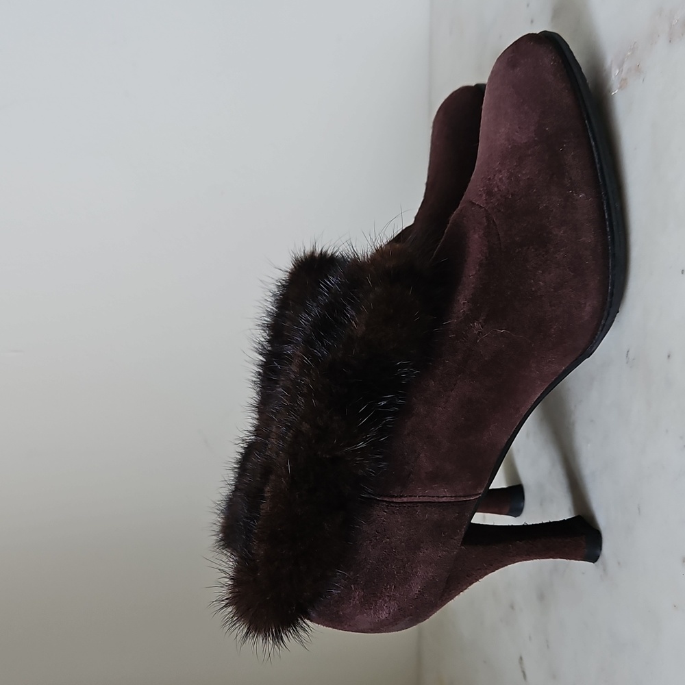 STUART WEITZMAN: mink fur chocolate brown suede ankle boots
